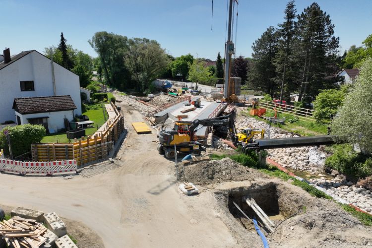 Zahlreiche Sparten müssen beim Brückenneubau berücksichtigt werden. Drohnenaufnahme vom 14.05.2025
